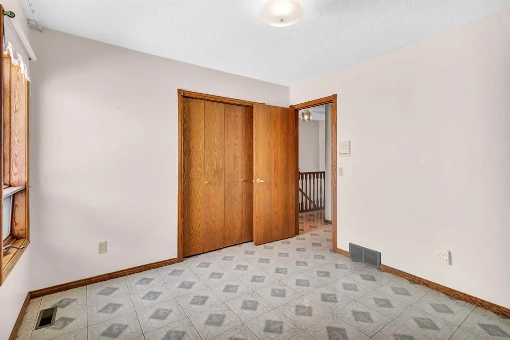 125 Edgebrook Road NW