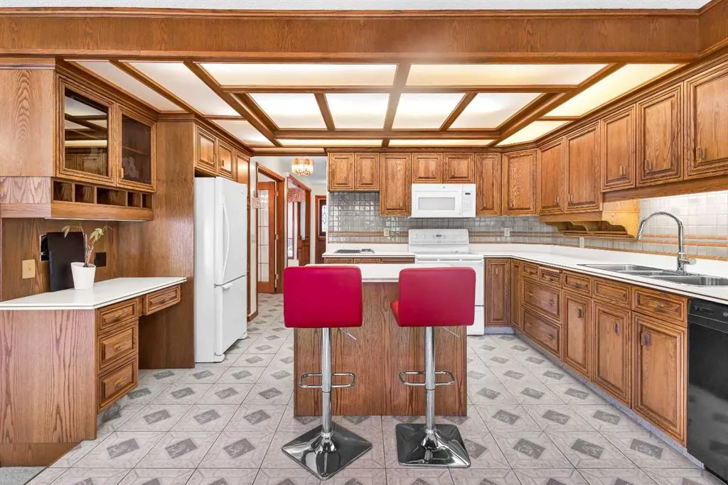 125 Edgebrook Road NW