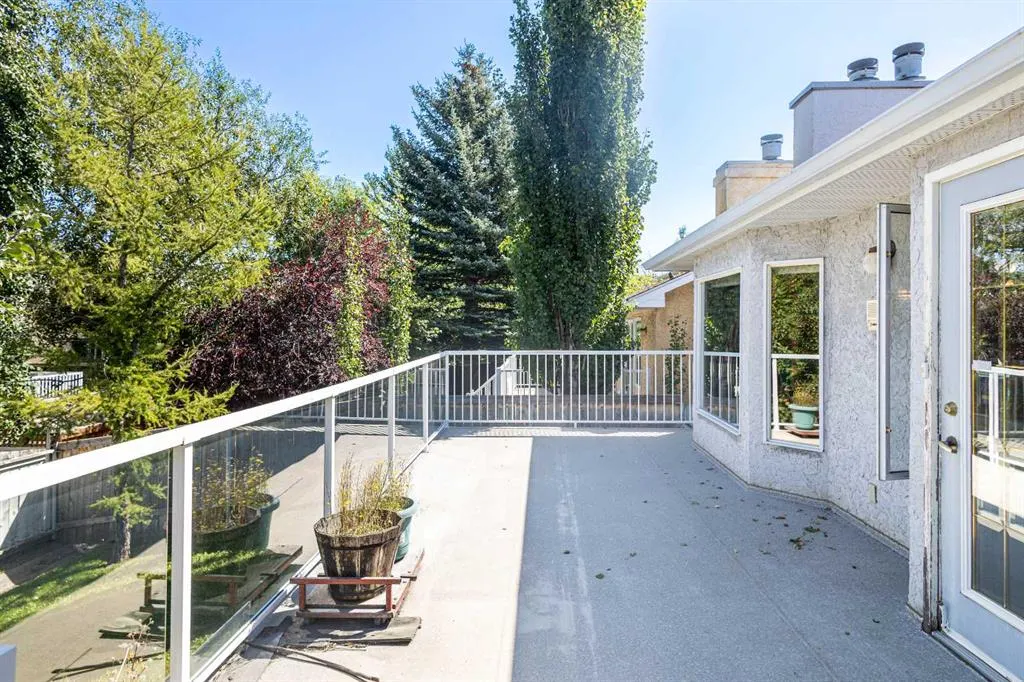 125 Edgebrook Road NW