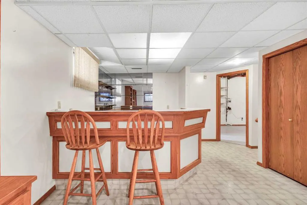 125 Edgebrook Road NW