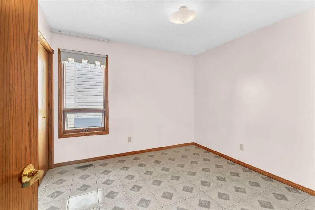 125 Edgebrook Road NW