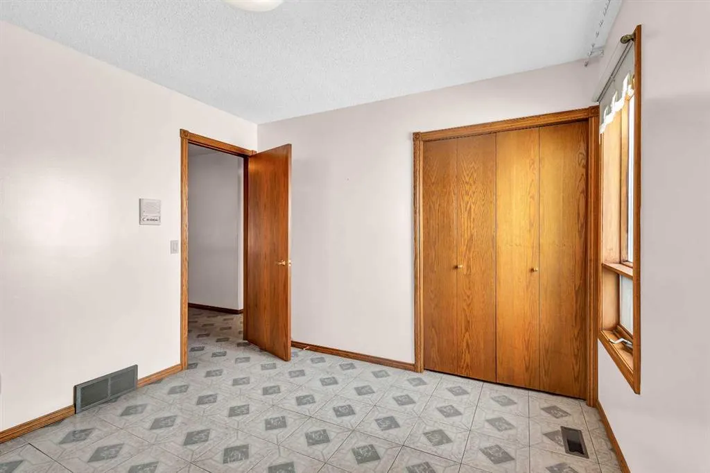 125 Edgebrook Road NW