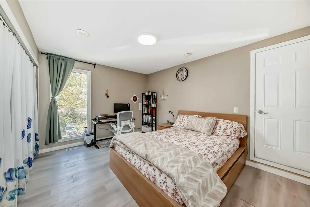 3500 VARSITY Drive NW, #409
