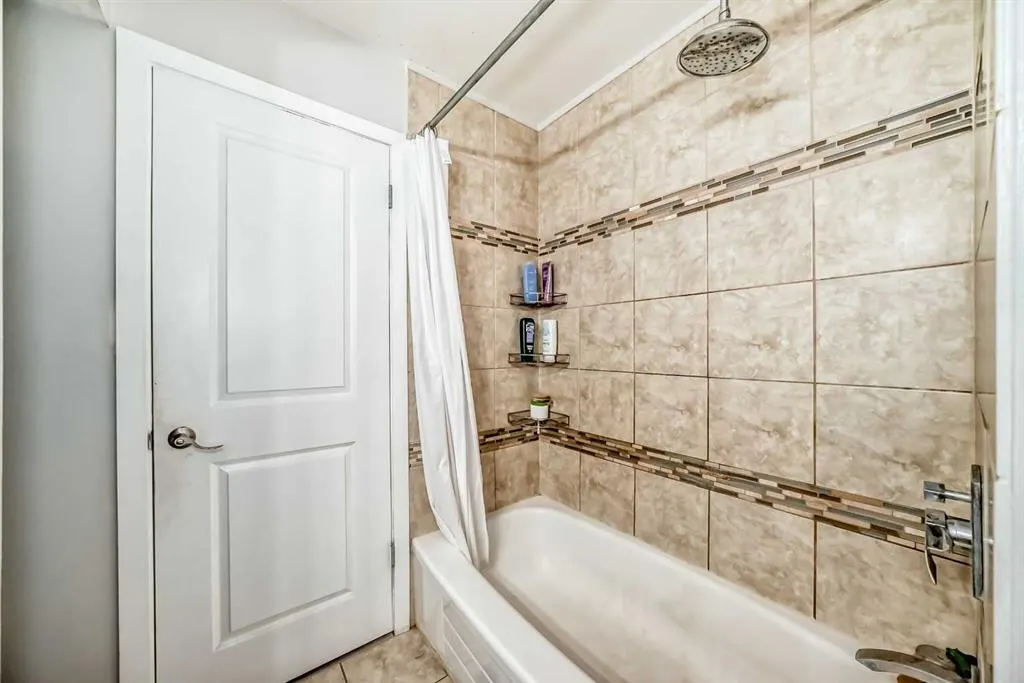 3500 VARSITY Drive NW, #409