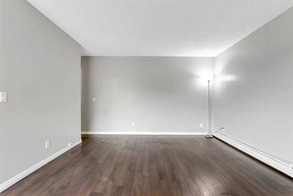 409 1 Avenue NE, #301