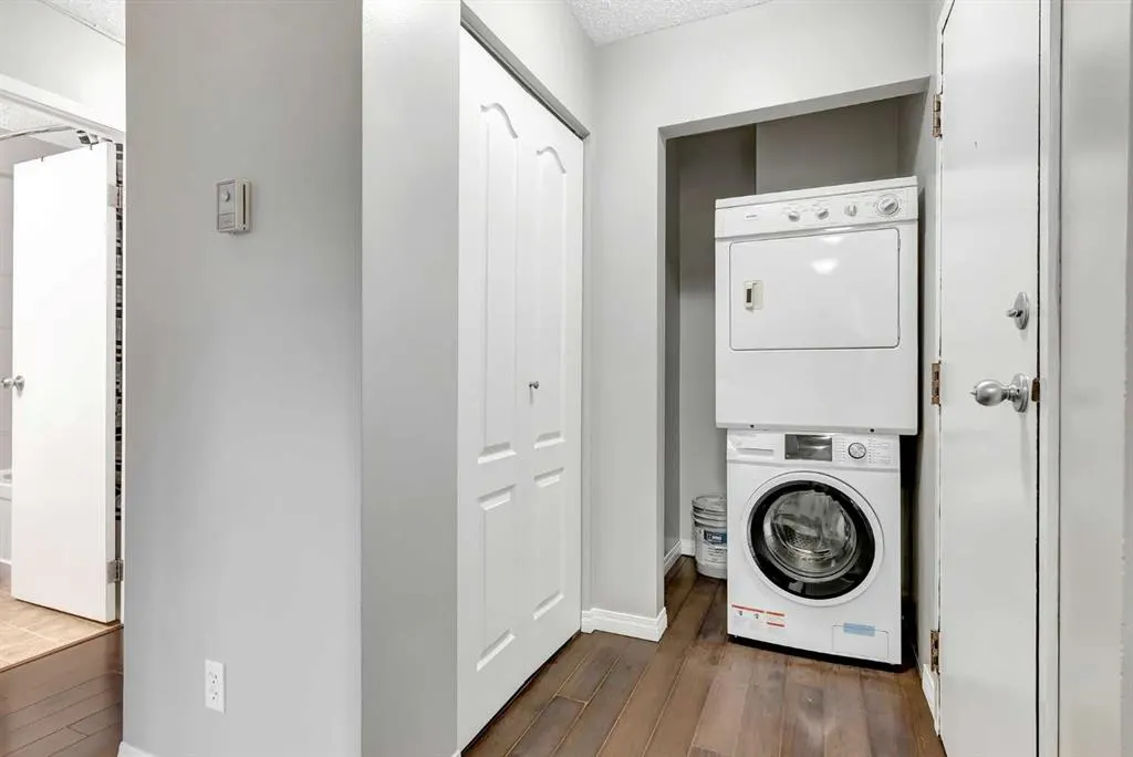 409 1 Avenue NE, #301
