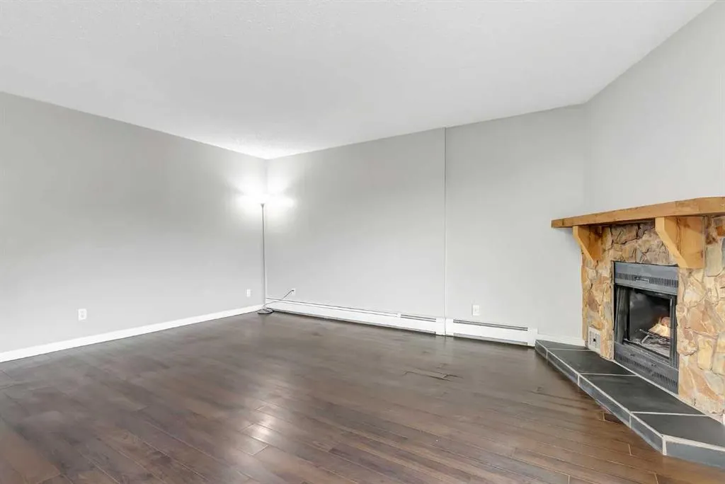 409 1 Avenue NE, #301