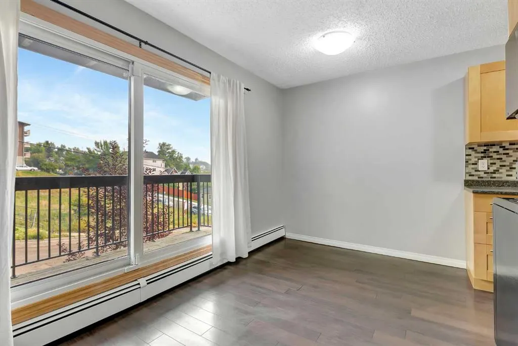 409 1 Avenue NE, #301