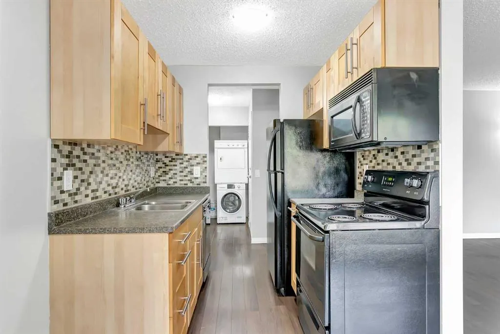 409 1 Avenue NE, #301