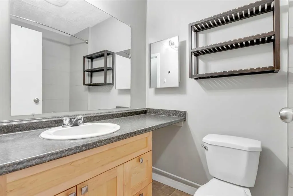 409 1 Avenue NE, #301