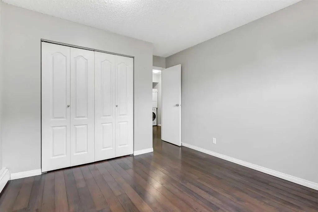 409 1 Avenue NE, #301