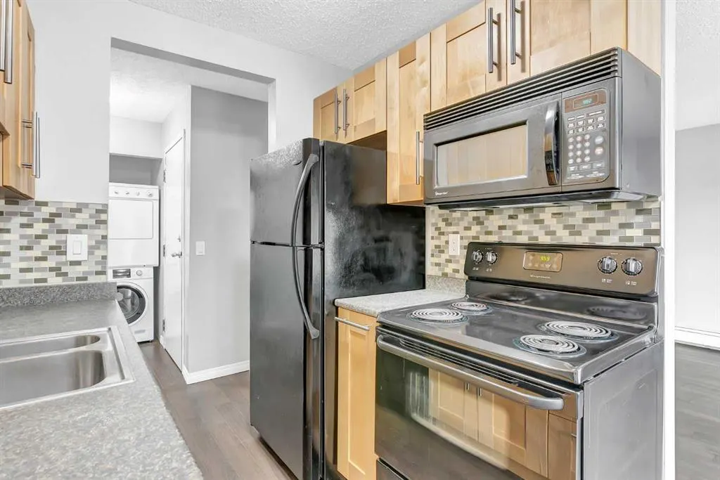 409 1 Avenue NE, #301