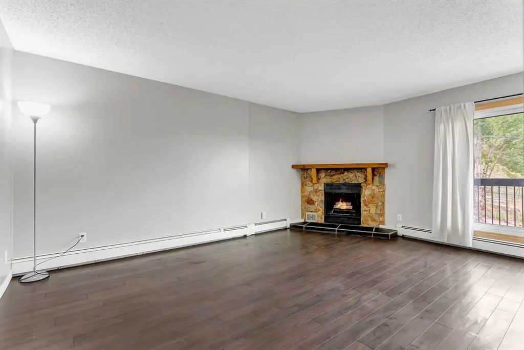 409 1 Avenue NE, #301
