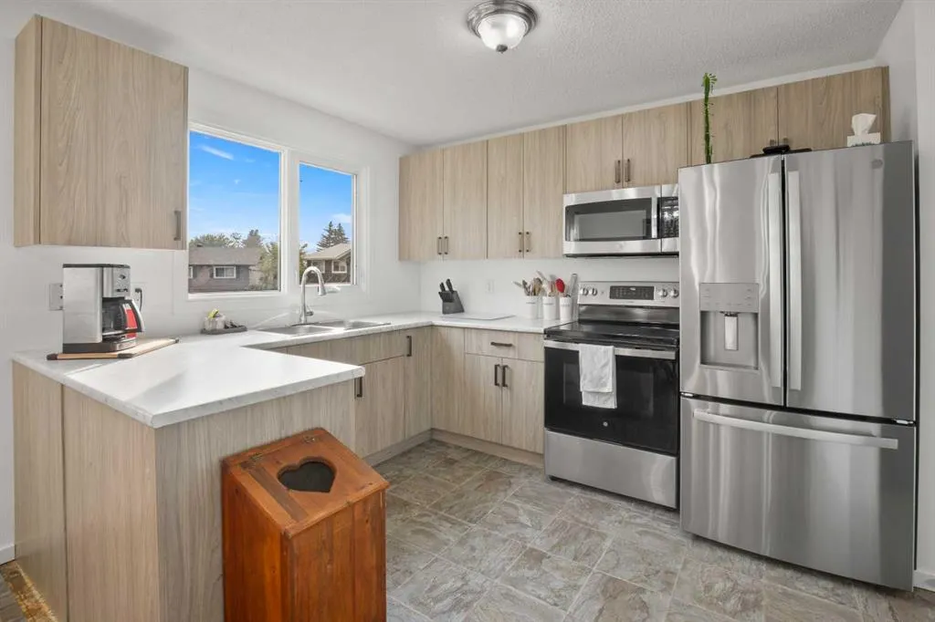 4708 57a Street Crescent