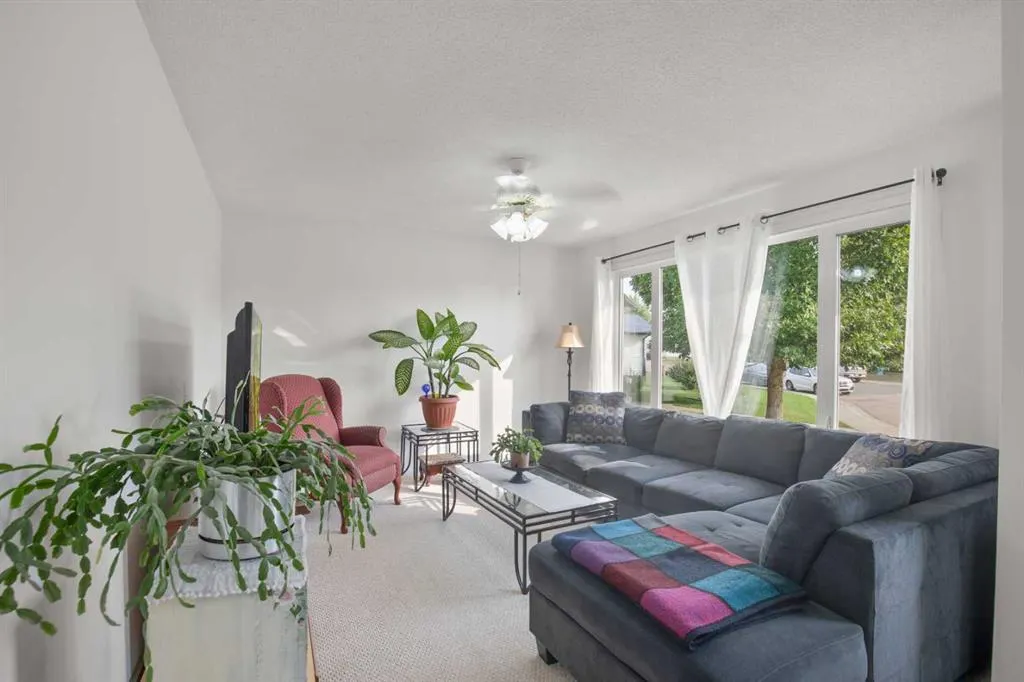 4708 57a Street Crescent