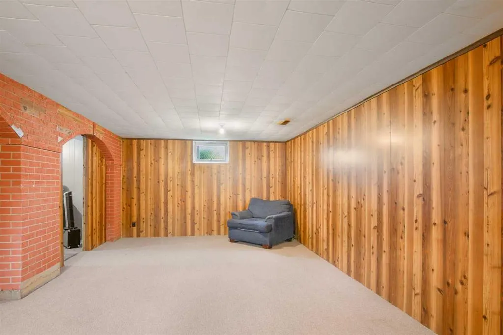 4708 57a Street Crescent