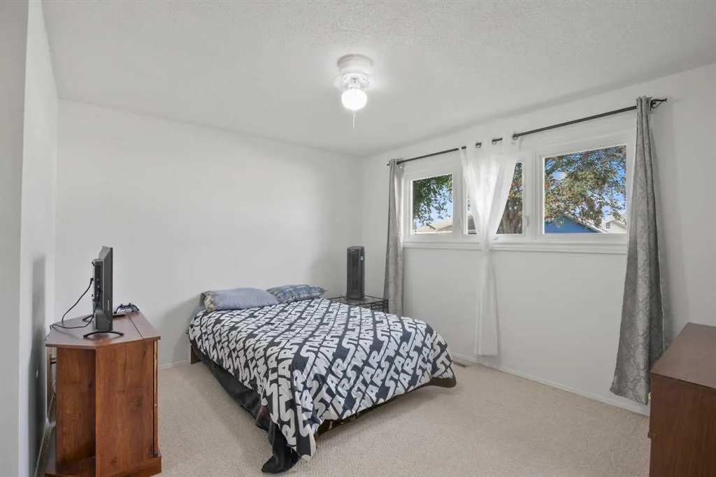 4708 57a Street Crescent