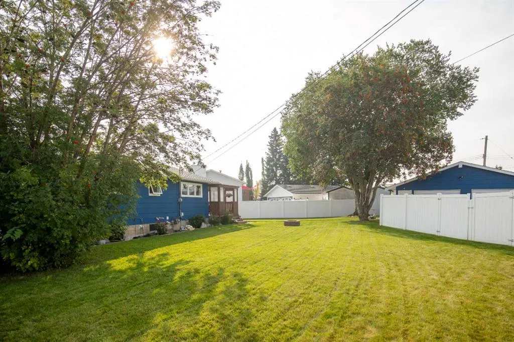 4708 57a Street Crescent