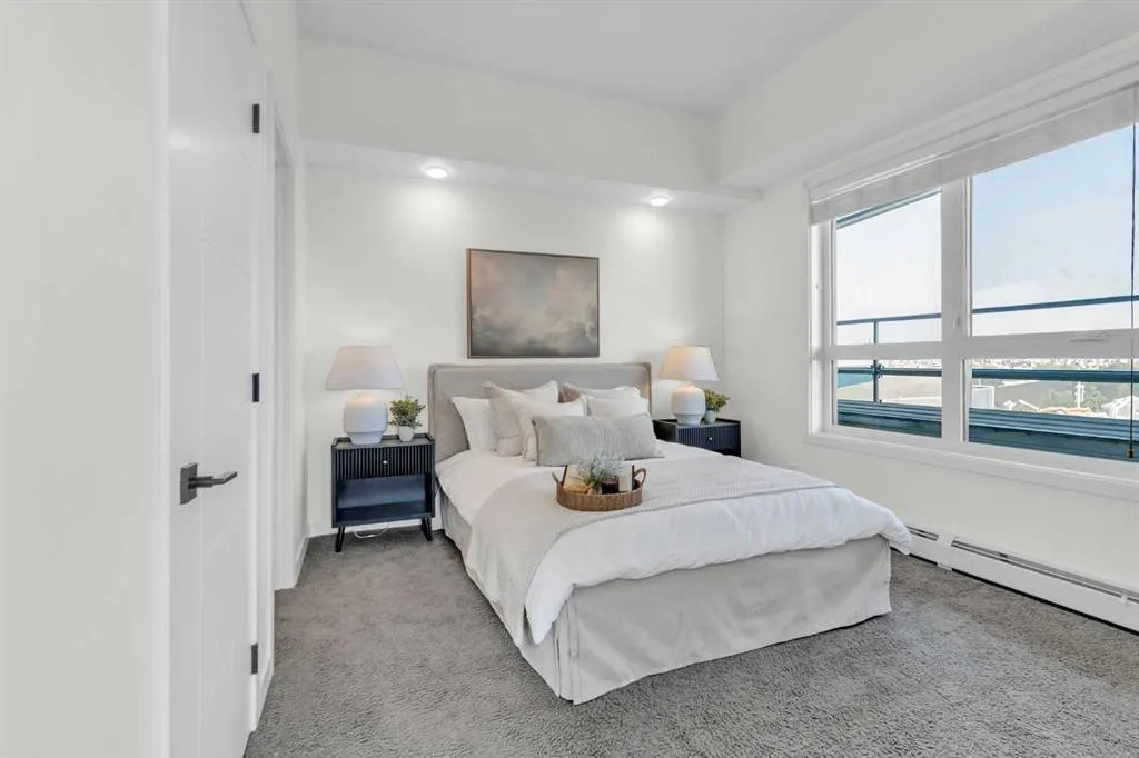 350 Livingston Common NE, #1402