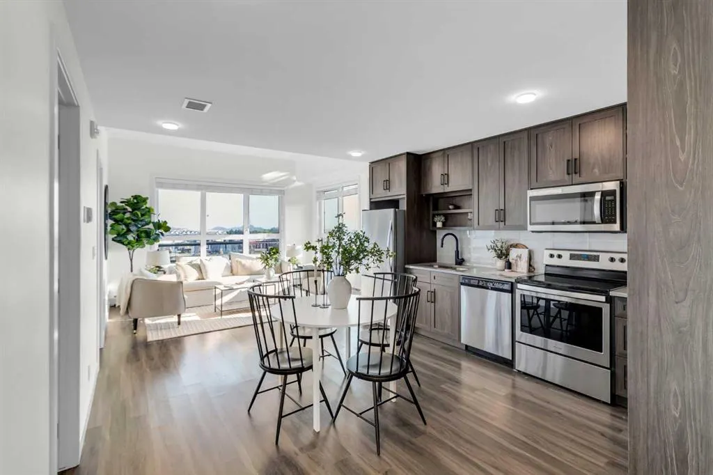 350 Livingston Common NE, #1402