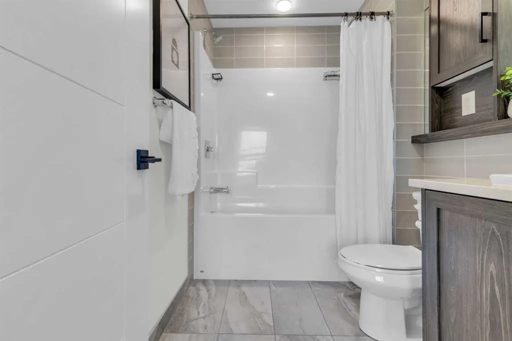 350 Livingston Common NE, #1402