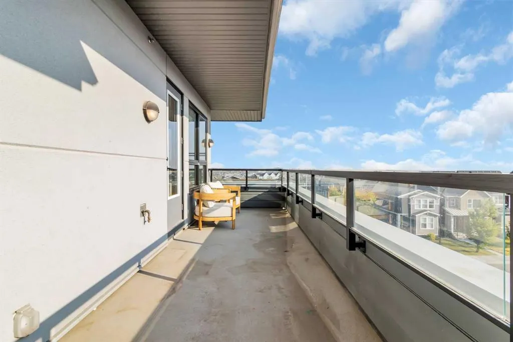350 Livingston Common NE, #1402