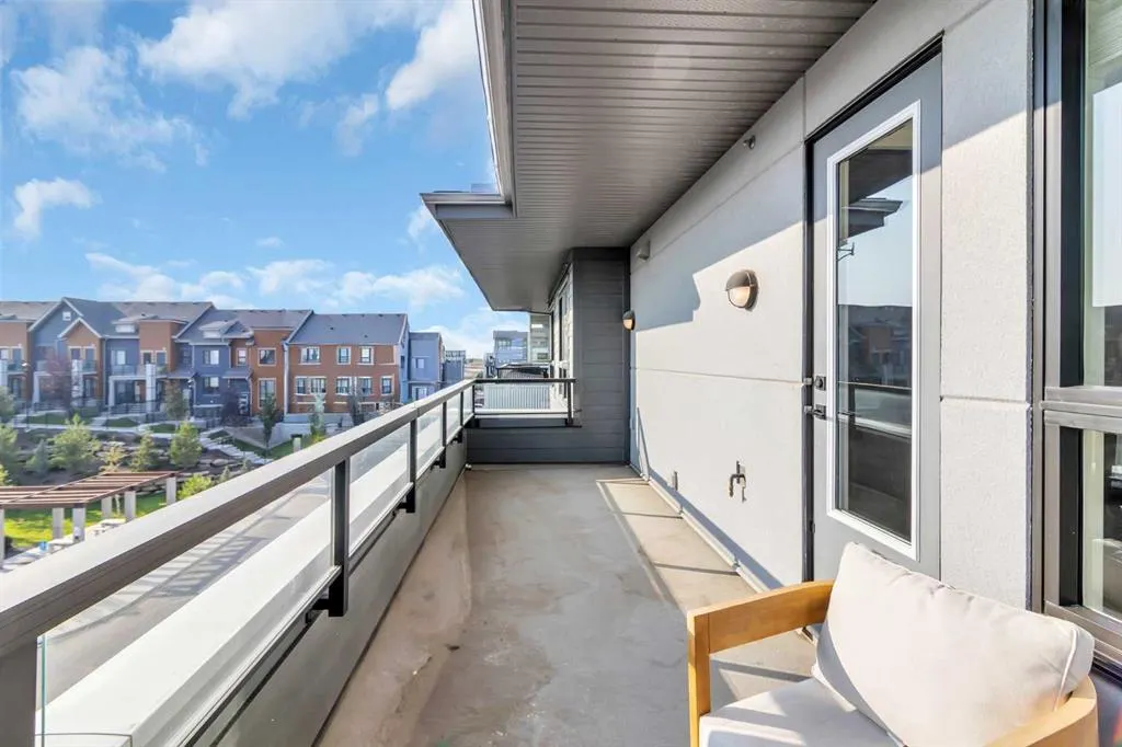 350 Livingston Common NE, #1402