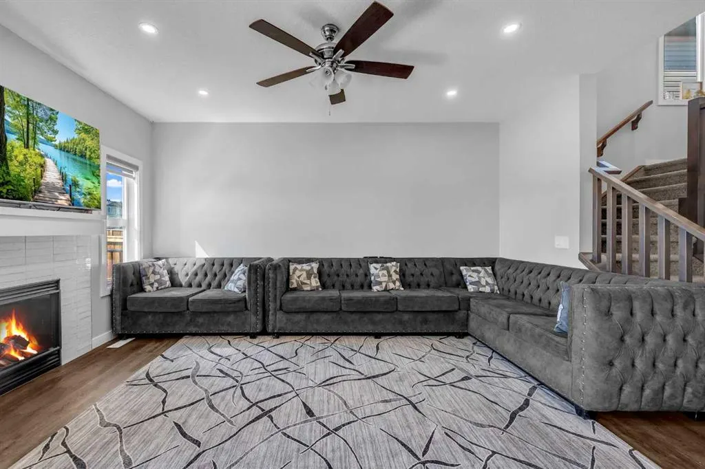 156 Cornerbrook Common NE