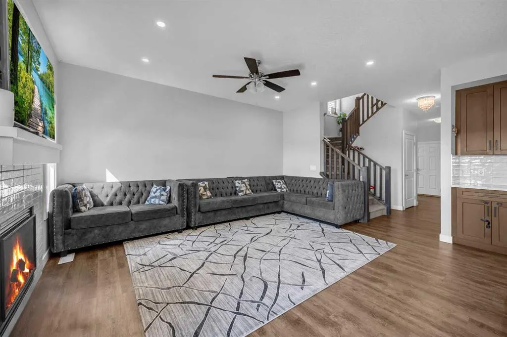 156 Cornerbrook Common NE