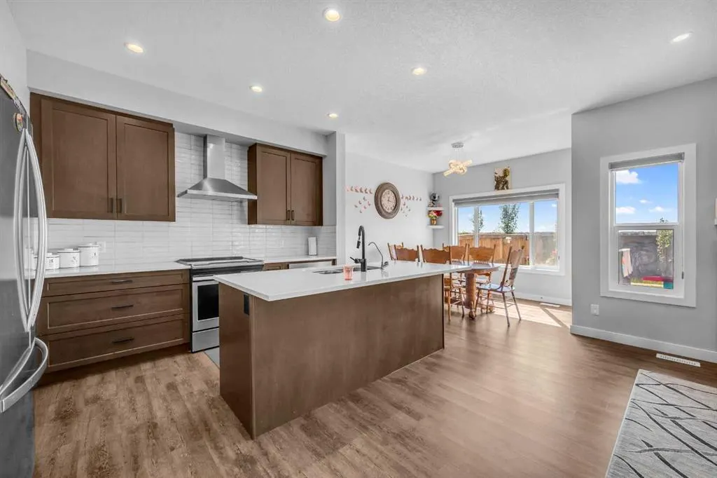 156 Cornerbrook Common NE