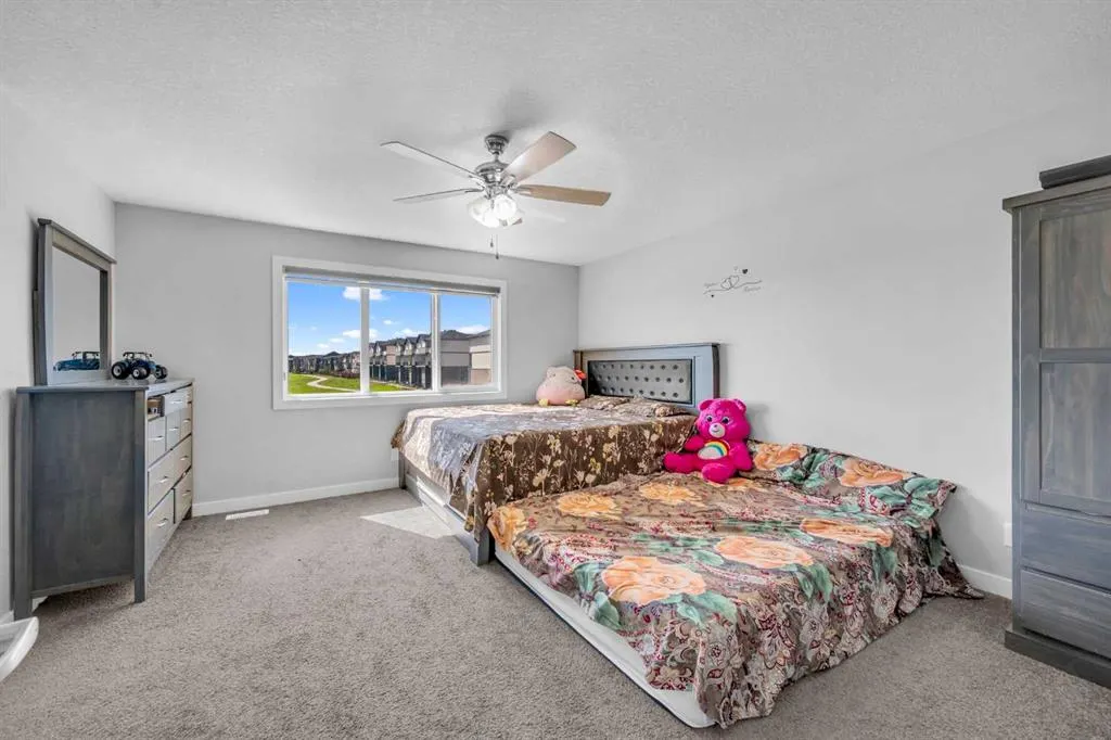 156 Cornerbrook Common NE