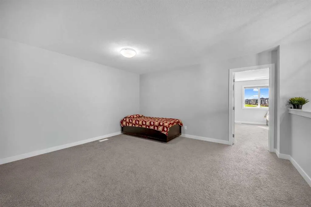 156 Cornerbrook Common NE