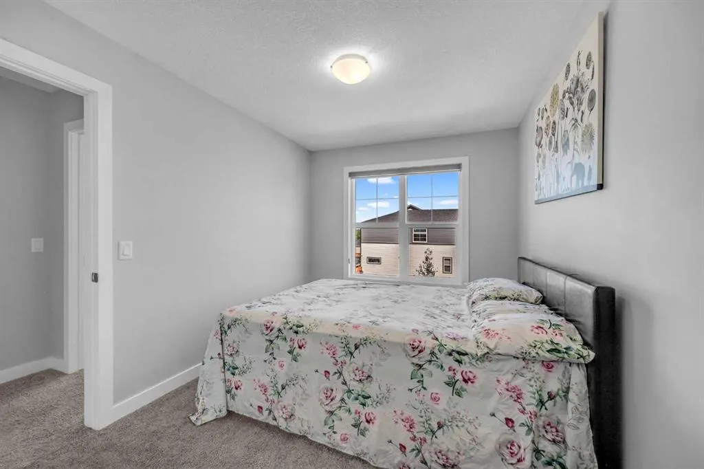 156 Cornerbrook Common NE