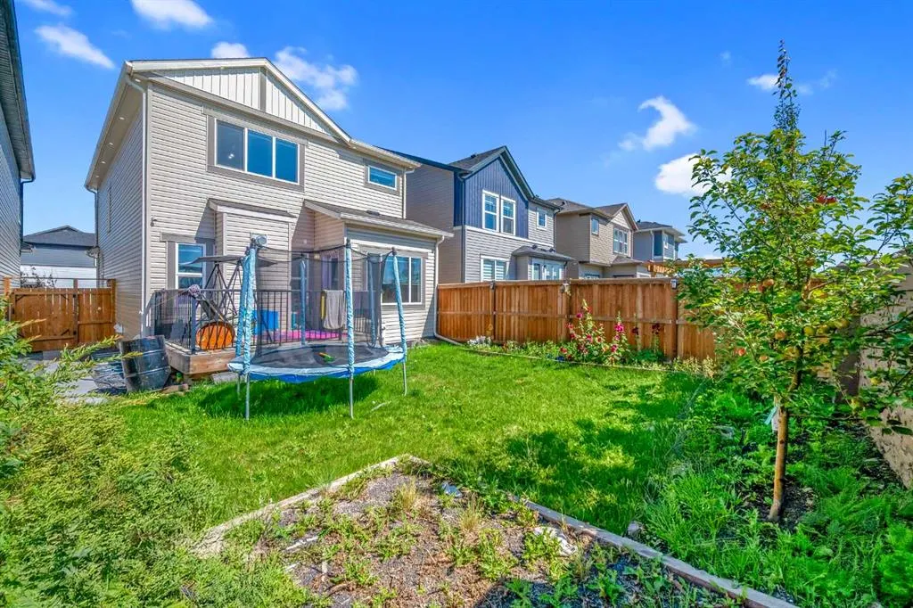 156 Cornerbrook Common NE