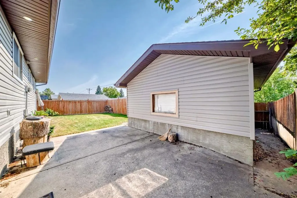 5107 Rundleview Road NE