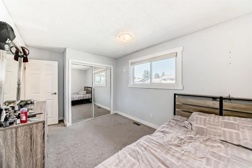 5107 Rundleview Road NE