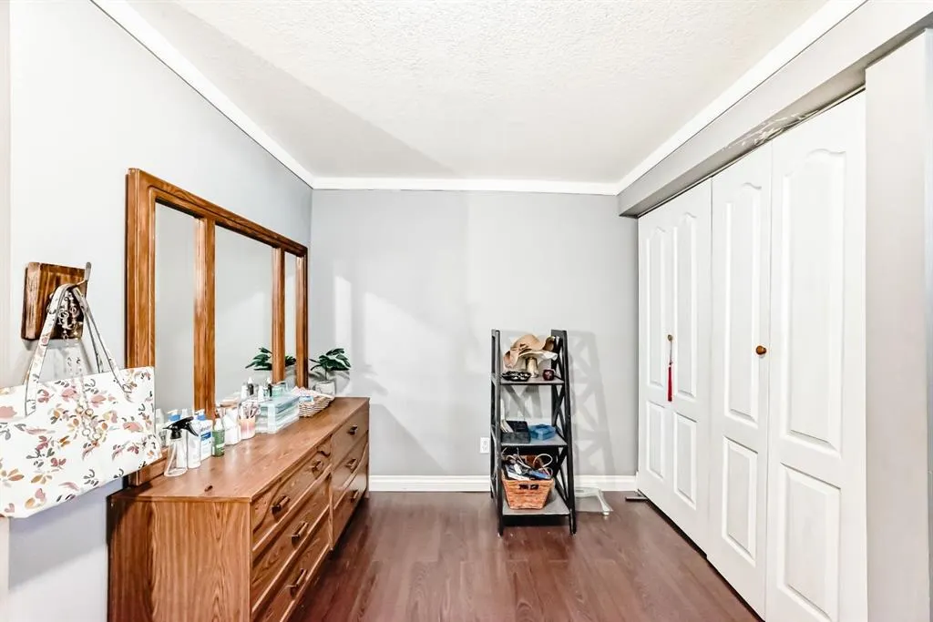 5107 Rundleview Road NE