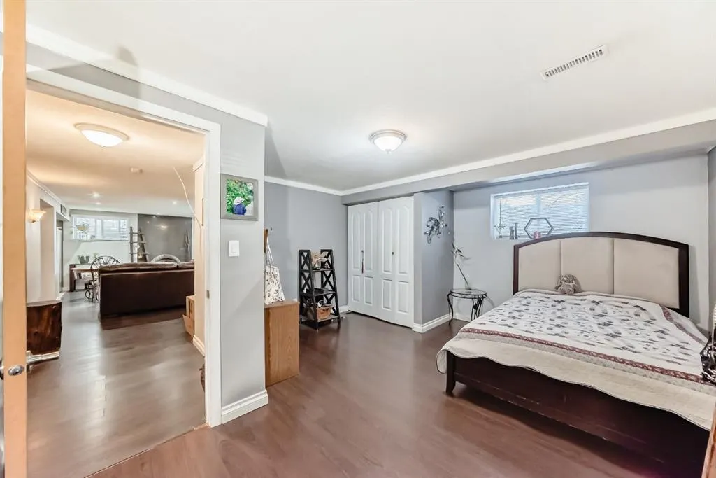 5107 Rundleview Road NE