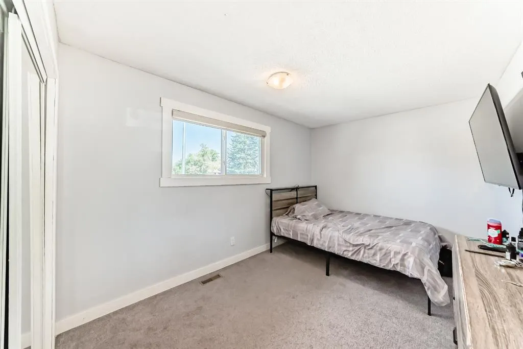 5107 Rundleview Road NE