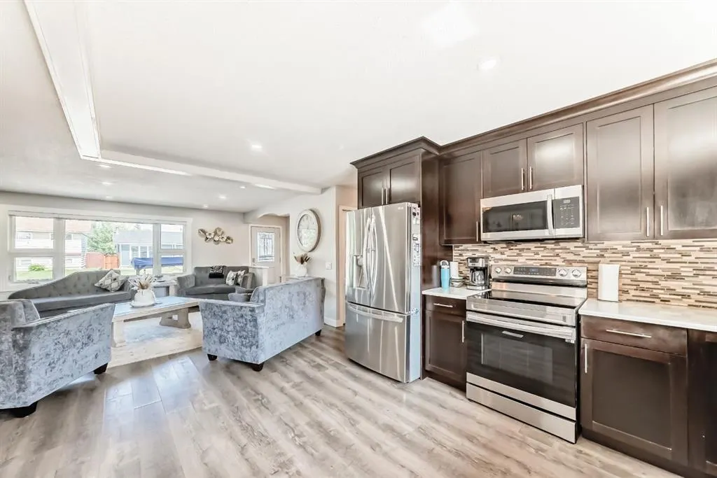 5107 Rundleview Road NE
