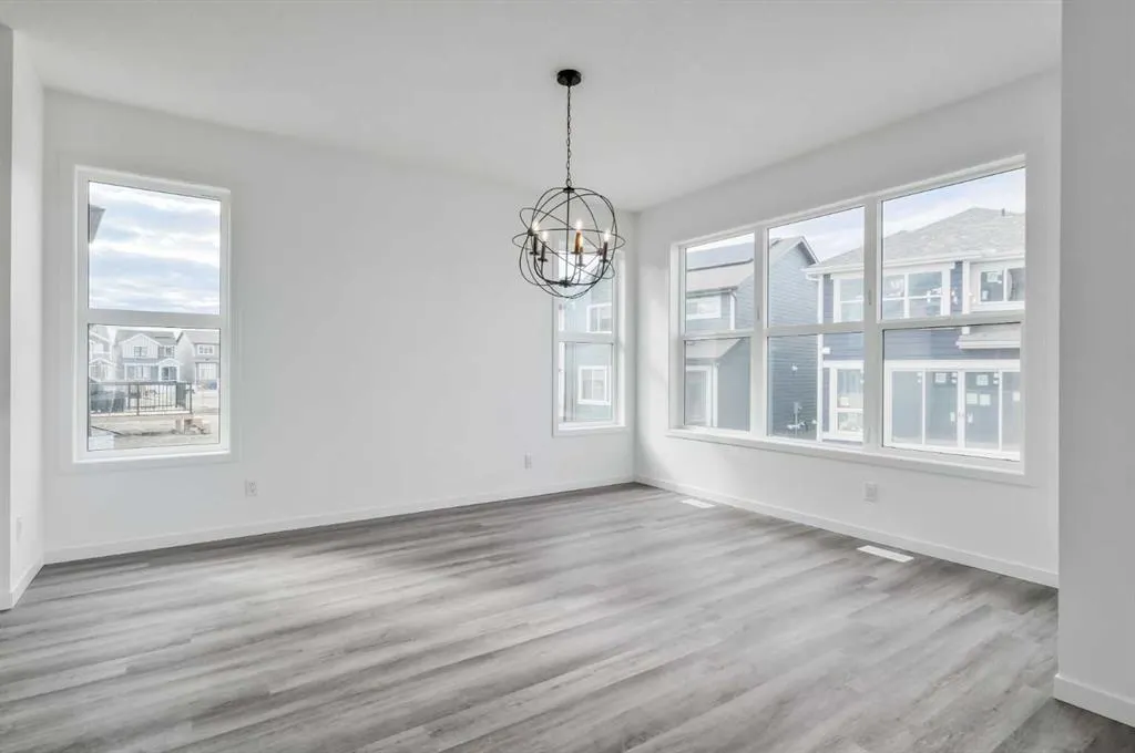 36 Magnolia Crescent SE