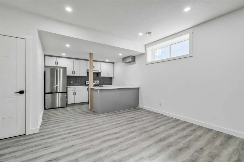 36 Magnolia Crescent SE