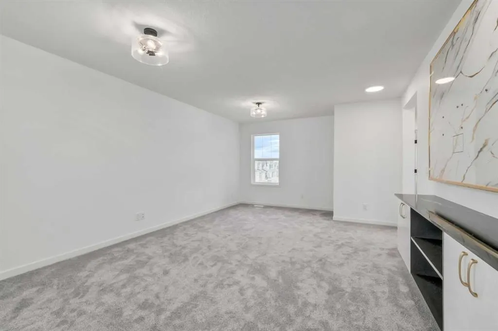 36 Magnolia Crescent SE
