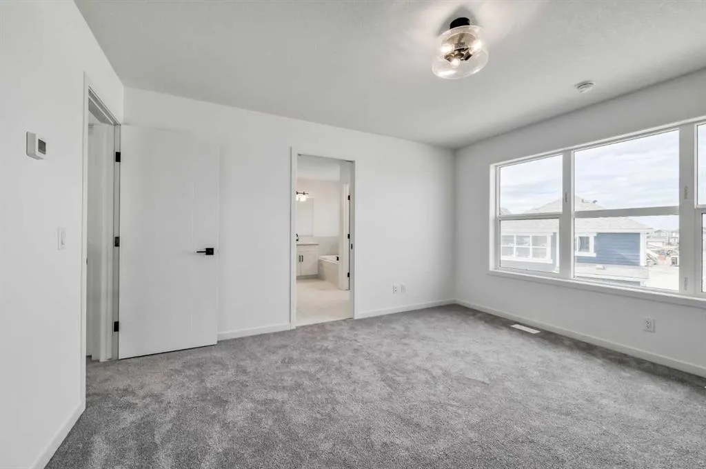 36 Magnolia Crescent SE