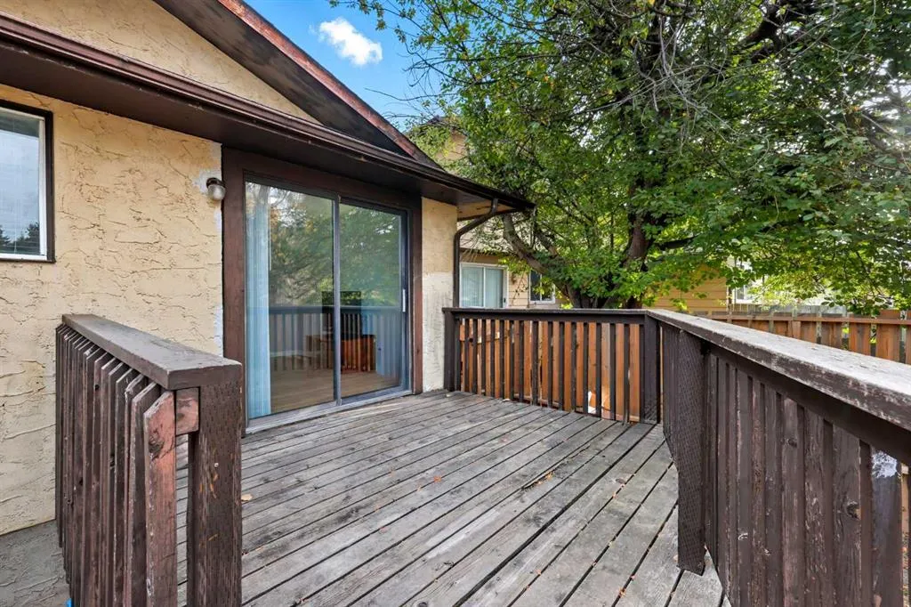 1137 Berkley Drive NW