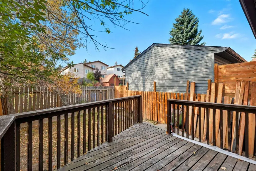 1137 Berkley Drive NW