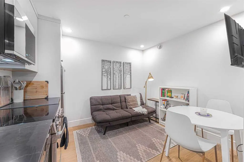 1405 1st Avenue, #3