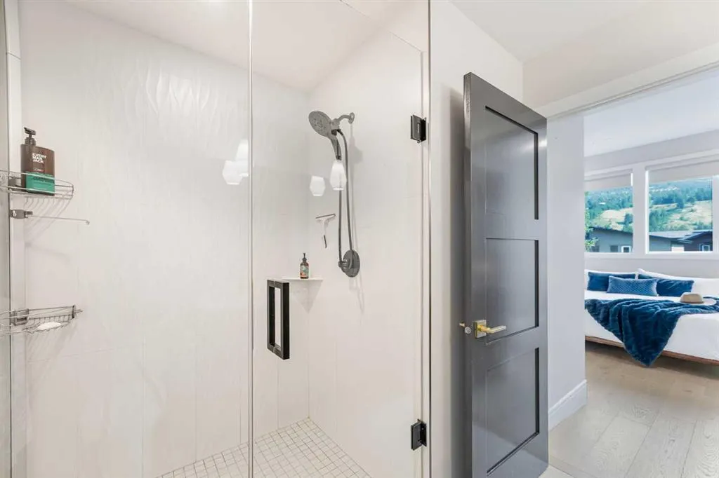 1405 1st Avenue, #3