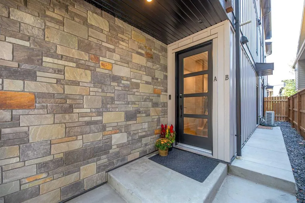 1405 1st Avenue, #3