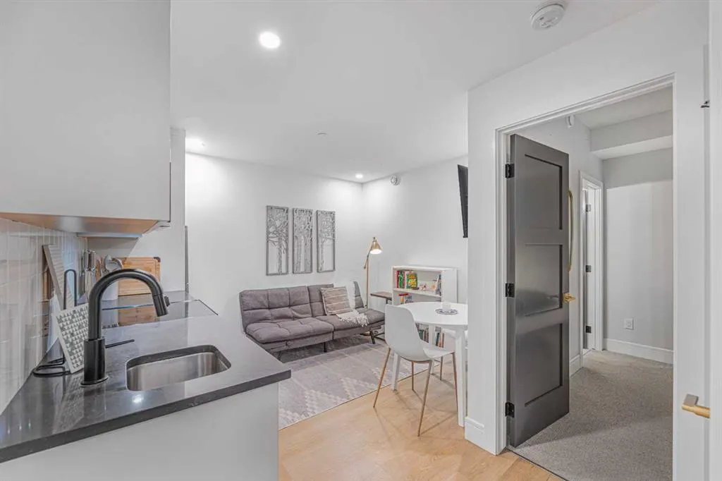 1405 1st Avenue, #3